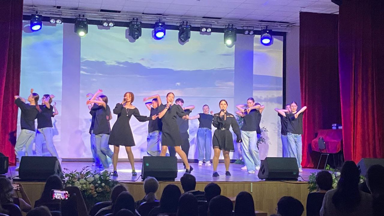 Торжественное посвящение в студенты и яркий концерт: первокурсники официально влились в ряды учащихся